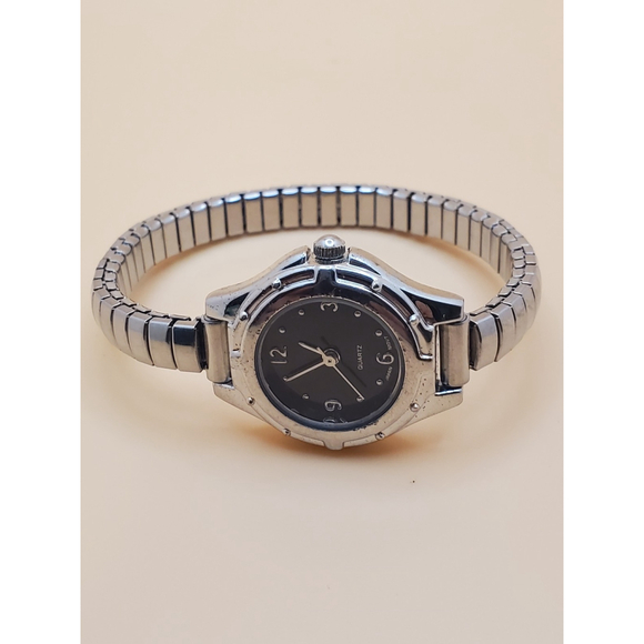 Womens Watch - Picture 7 of 11